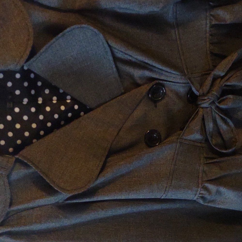 Vest - Picture 2 of 4
